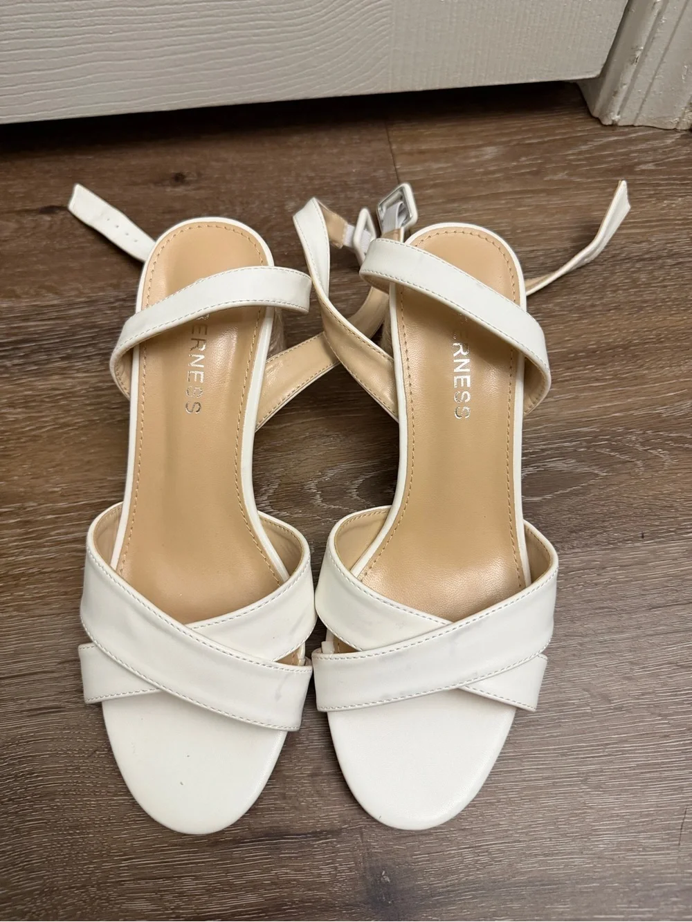 Berness White Strappy Block Heel Sandals, Women’s Size 7.5
